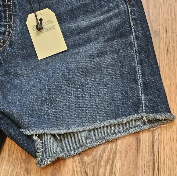 Levi's Premium Ribcage Shorts NWT Super High Rise Button fly Size 26 - Picture 3 of 11